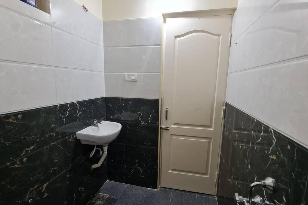 Вилла Kamalam 2 Bhk - Non Ac Коимбатур Экстерьер фото